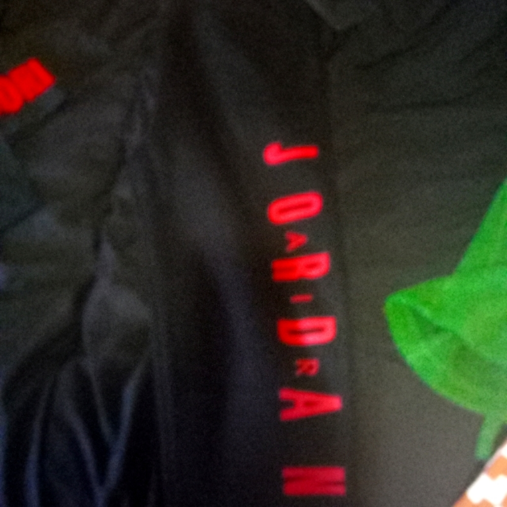 Boys size xl Jordan swear pants brand new and matching set. Color red and black.
